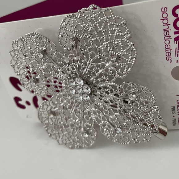 RHINESTONE HAIR CLIP WITH SILVER MESH FLOWER - Picture 8 of 11
